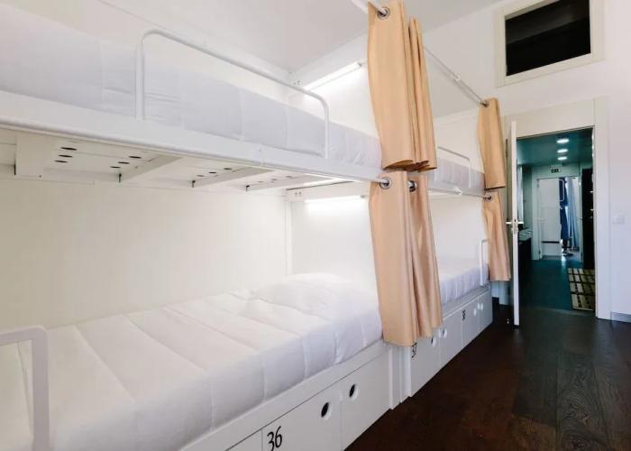 Lisbon South Hostel