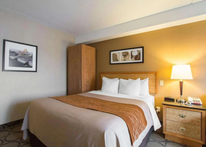 Comfort Inn Airport East - Ancienne Lorette