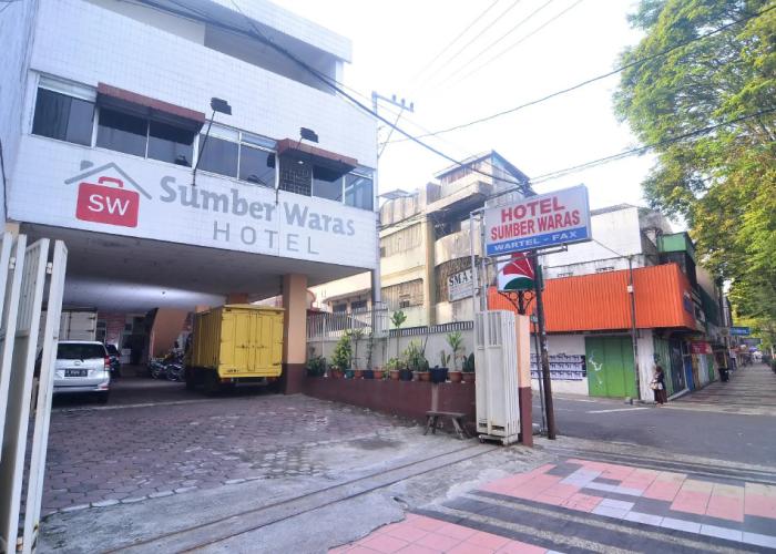 Hotel Sumber Waras