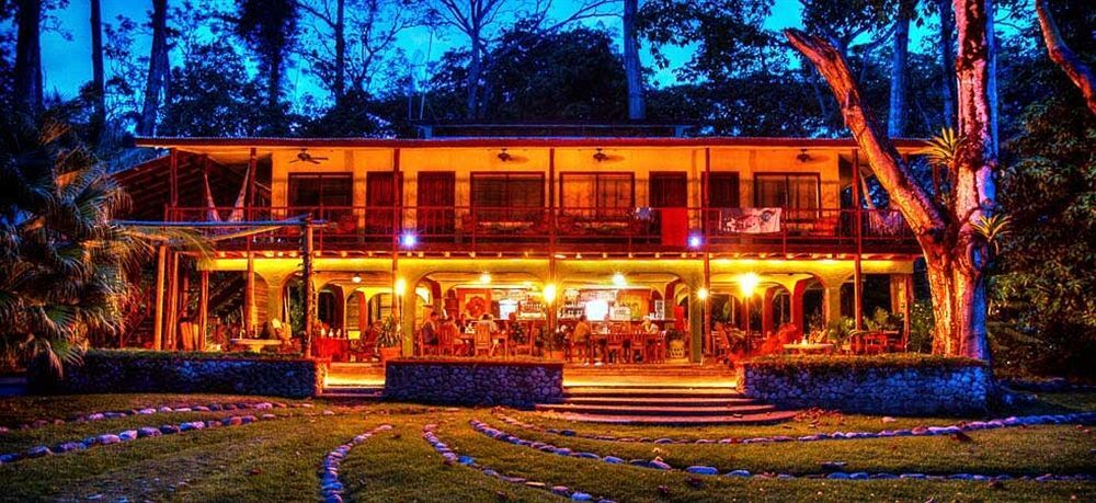 Iguana Lodge Beach Resort