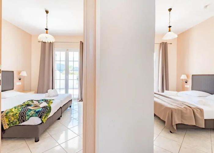 Yakinthos Hotel