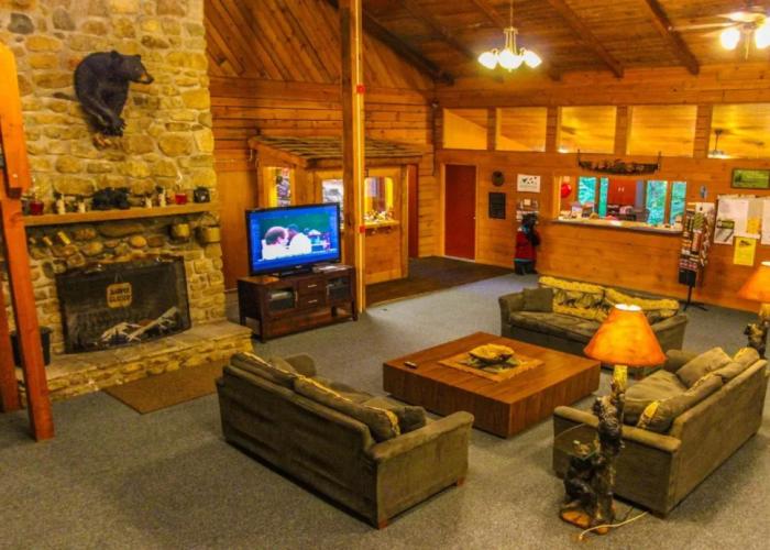 Smoketree Lodge by VRI Resort