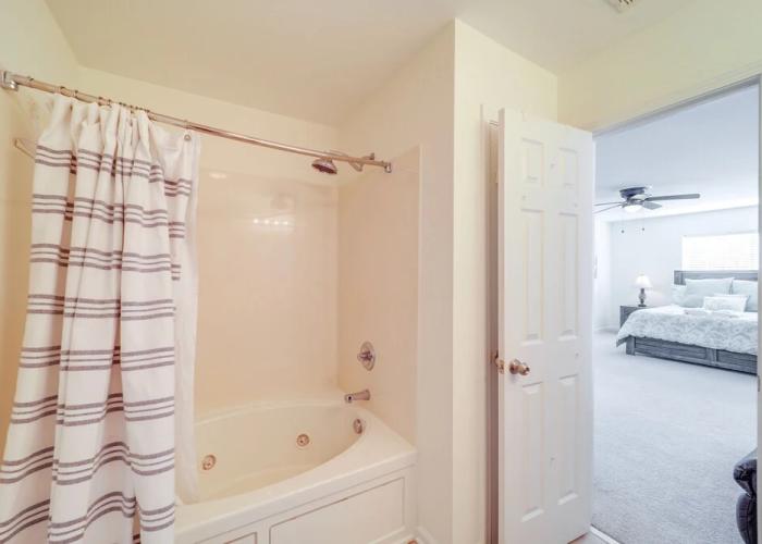 Mtn-view Ski Retreat w/ Grill in Seven Devils!