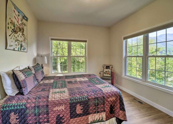 Near Sugar Mtn Resort: Banner Elk Haven w/ Views!