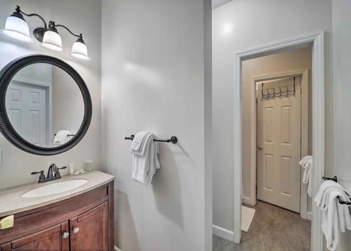 Near Sugar Mtn Resort: Banner Elk Haven w/ Views!