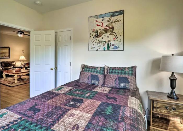 Near Sugar Mtn Resort: Banner Elk Haven w/ Views!