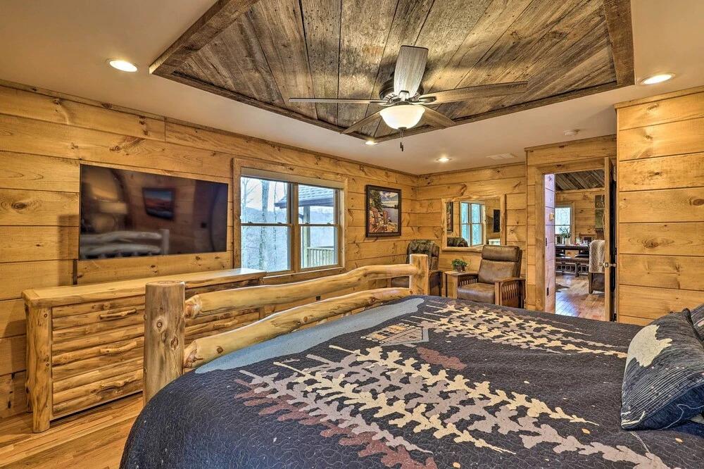 фото Family Cabin w/ Hot Tub: 12 Mi to Beech Mountain!