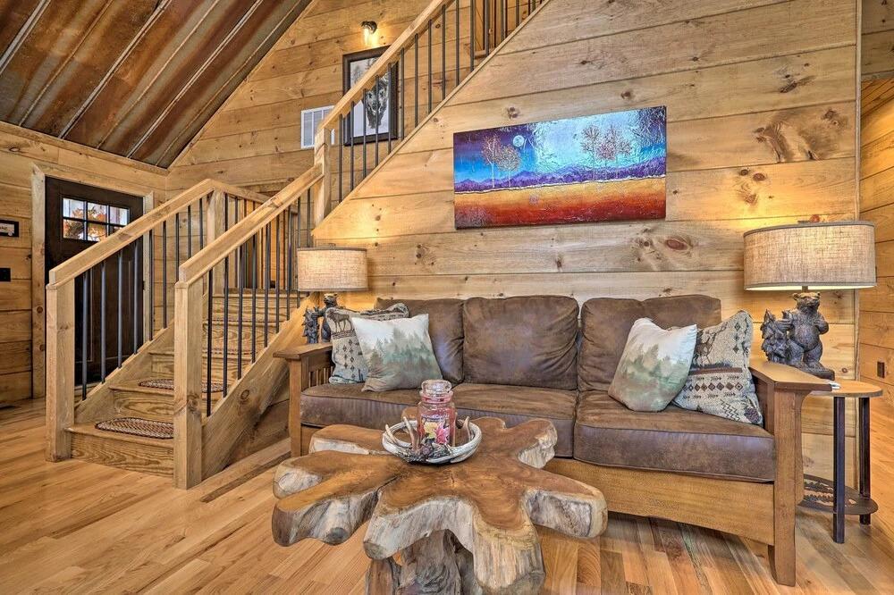 фото Family Cabin w/ Hot Tub: 12 Mi to Beech Mountain!