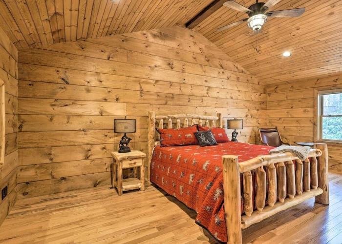 Family Cabin w/ Hot Tub: 12 Mi to Beech Mountain!