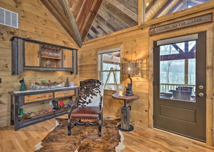 Family Cabin w/ Hot Tub: 12 Mi to Beech Mountain!