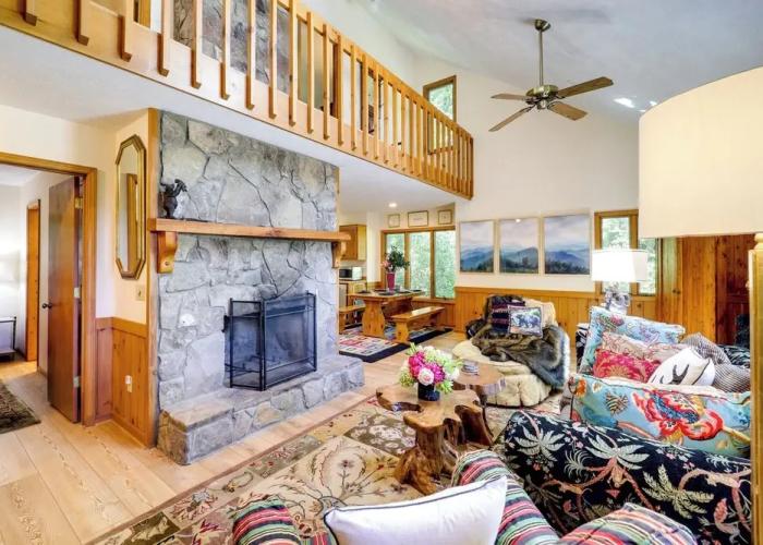 Dog-friendly Blowing Rock Chalet w/ Stunning Views