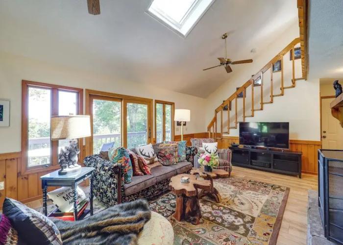 Dog-friendly Blowing Rock Chalet w/ Stunning Views