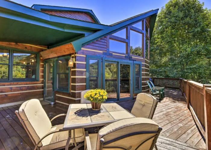 Ski, Hike, & Visit Vineyards: Banner Elk Cabin