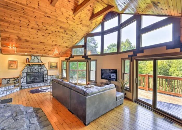 Ski, Hike, & Visit Vineyards: Banner Elk Cabin