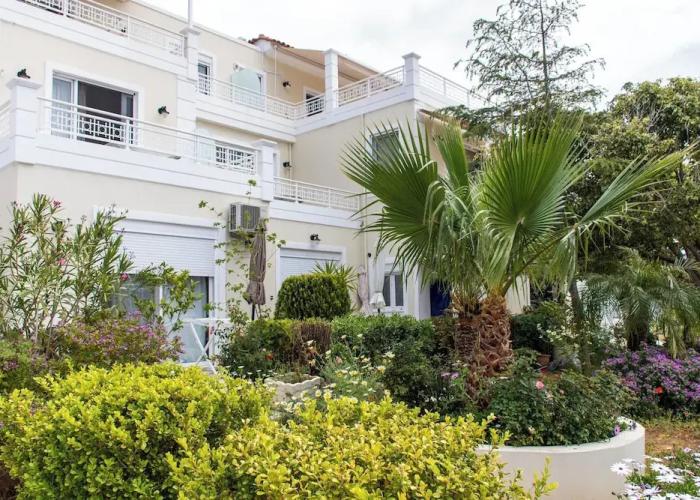 Barbaras Apartments
