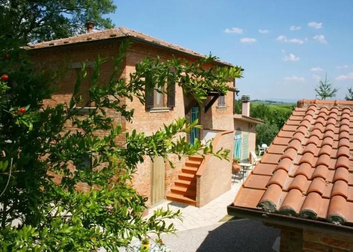 Wonderful Private Villa With Private Pool, TV, Pets Allowed and Parking, Close to Montepulciano
