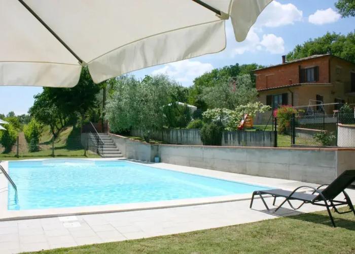 Wonderful Private Villa With Private Pool, TV, Pets Allowed and Parking, Close to Montepulciano