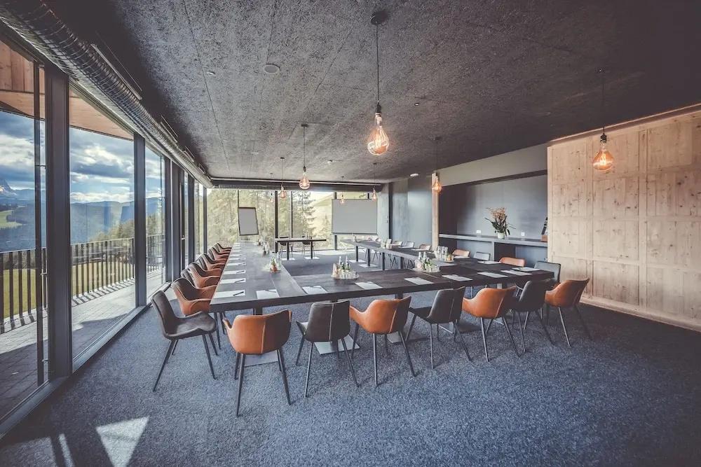 фото Spaces