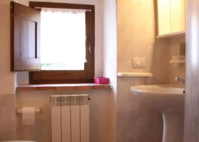 Stunning private villa with private pool, WIFI, TV, pets allowed and parking, close to Cortona