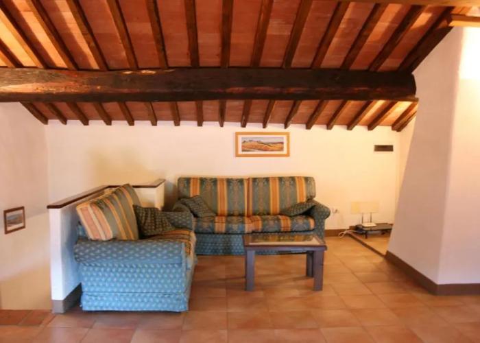 Stunning private villa with private pool, WIFI, TV, pets allowed and parking, close to Cortona