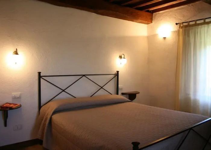 Stunning private villa with private pool, WIFI, TV, pets allowed and parking, close to Cortona