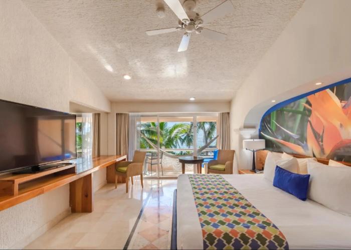 PA Beach Club & Hotel