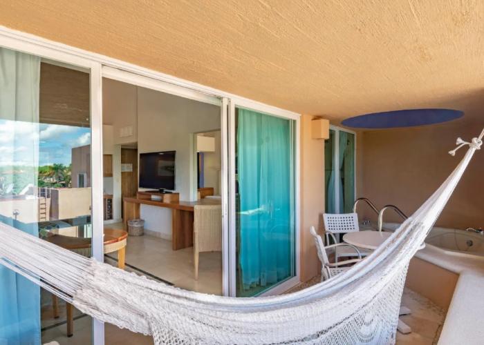 PA Beach Club & Hotel