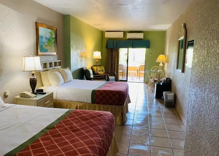 Lindbergh Bay Hotel and Villas