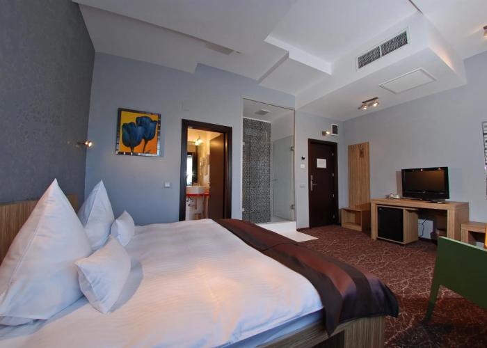 West City Hotel