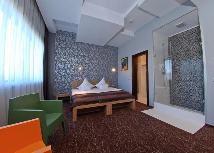 West City Hotel