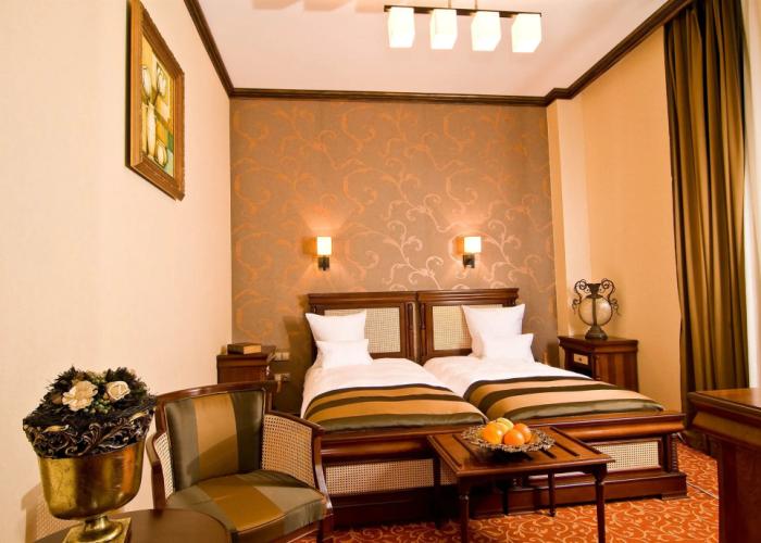 West City Hotel