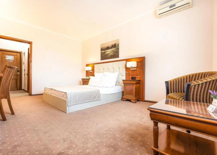 Hotel Athos Rmt