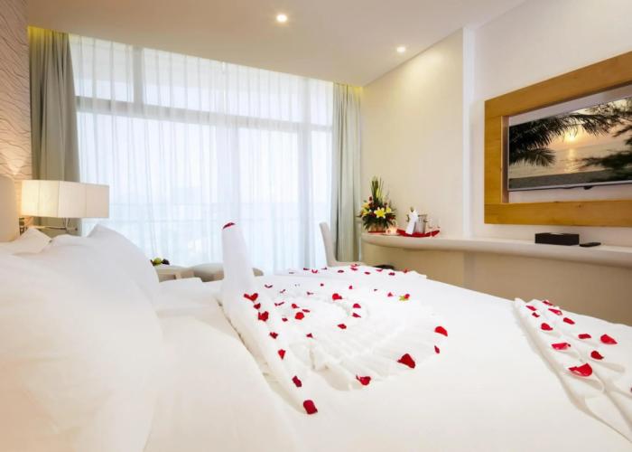 Diamond Bay Hotel