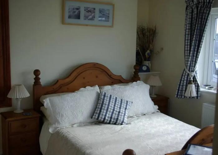 1-bed Cottage on Coastal Pathway in South Wales