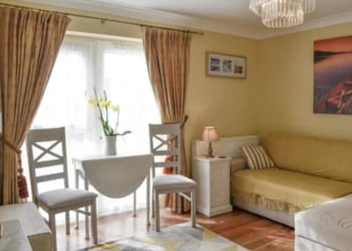 1-bed Cottage on Coastal Pathway in South Wales