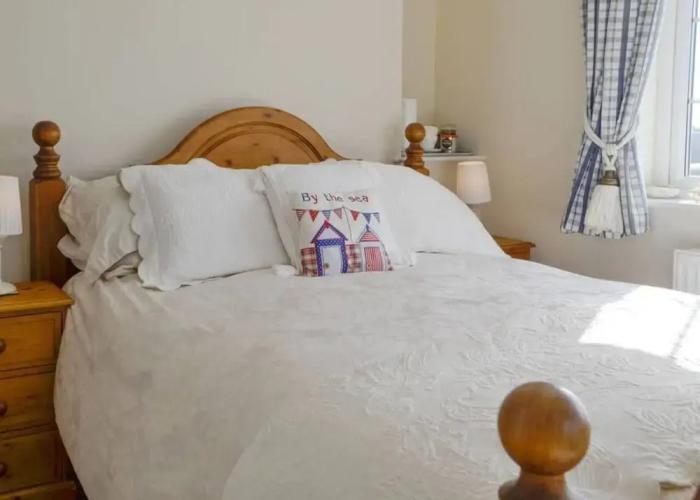 1-bed Cottage on Coastal Pathway in South Wales