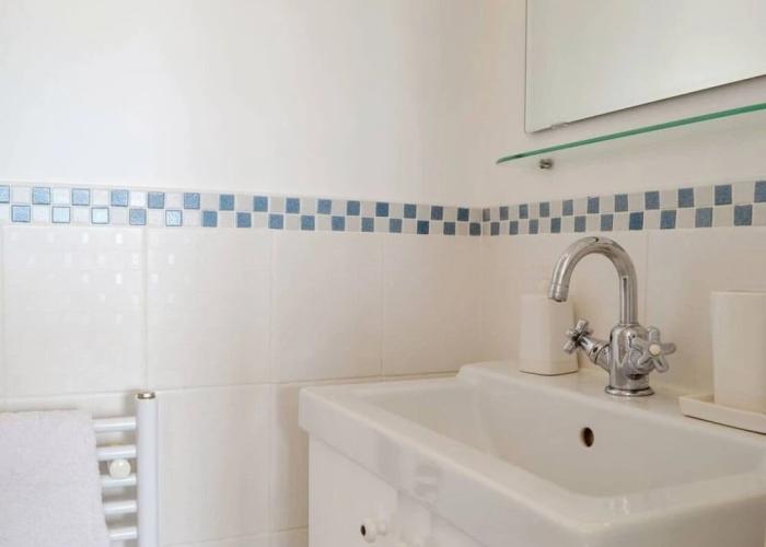 1-bed Cottage on Coastal Pathway in South Wales