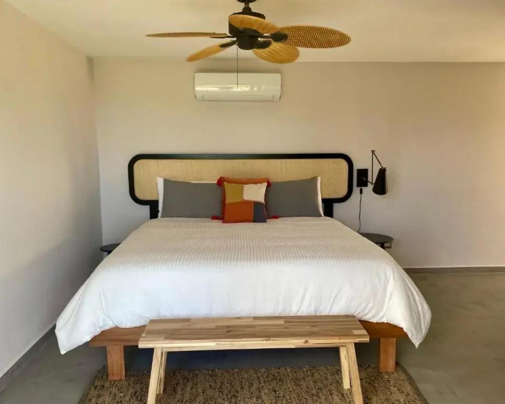 Catalina Tropical Lodge