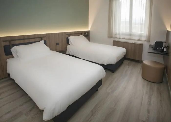 Moody smart & comfy Hotel