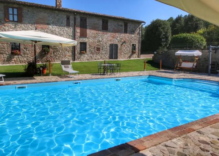 Apartment in Todi With Pool and Garden