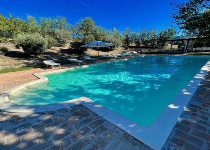 Detached Villa - Sleeps 10 - Pool - Pergola - Playground for Children - Wifi