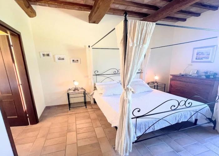 Detached Villa - Sleeps 10 - Pool - Pergola - Playground for Children - Wifi
