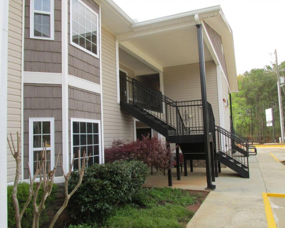 High Falls Inn and Suites