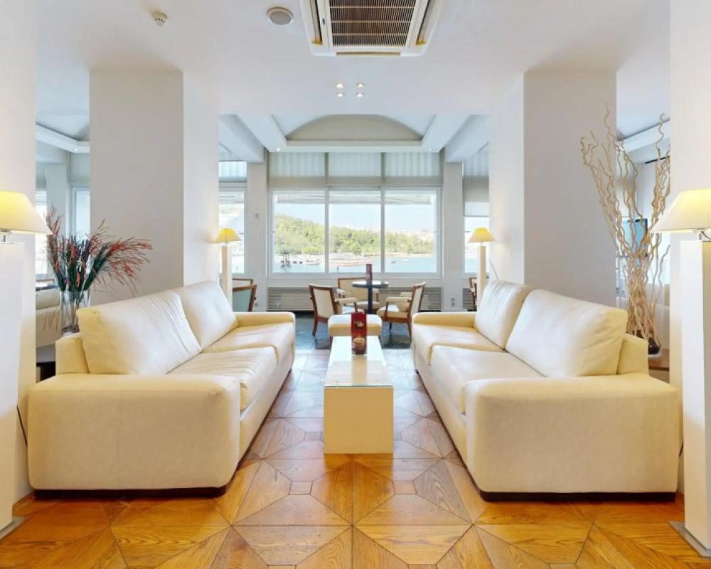 фото Lucy Hotel