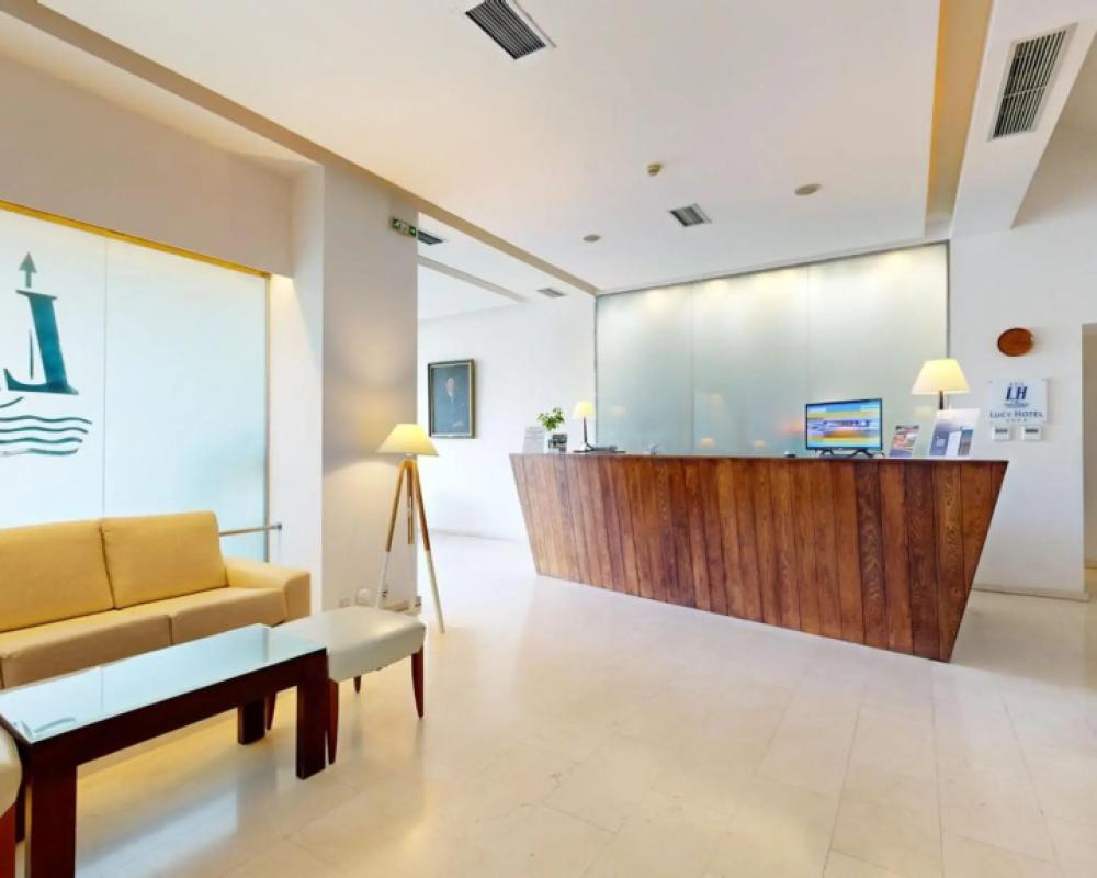 фото Lucy Hotel