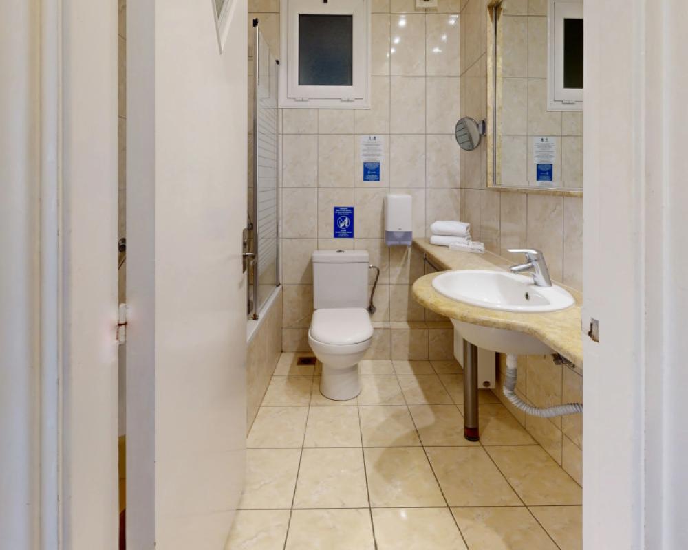 фото Lucy Hotel