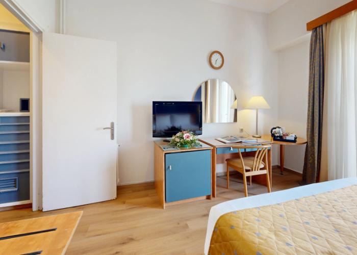 Lucy Hotel