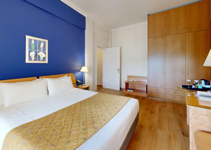 Lucy Hotel