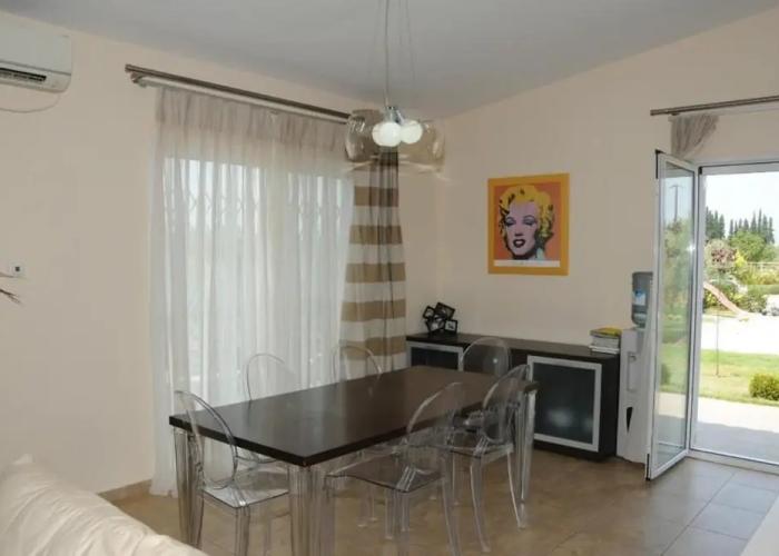 Luxurious 6 Bedroom Villa In a Great Location