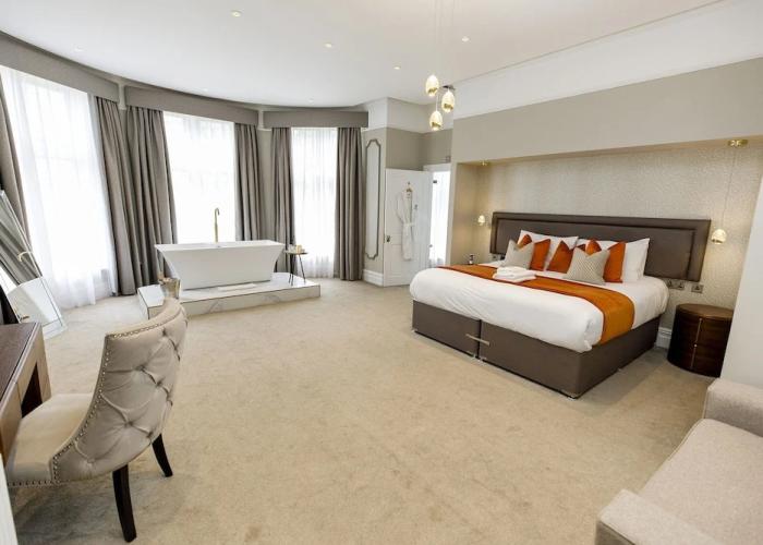 Lanelay Hall Hotel & Spa